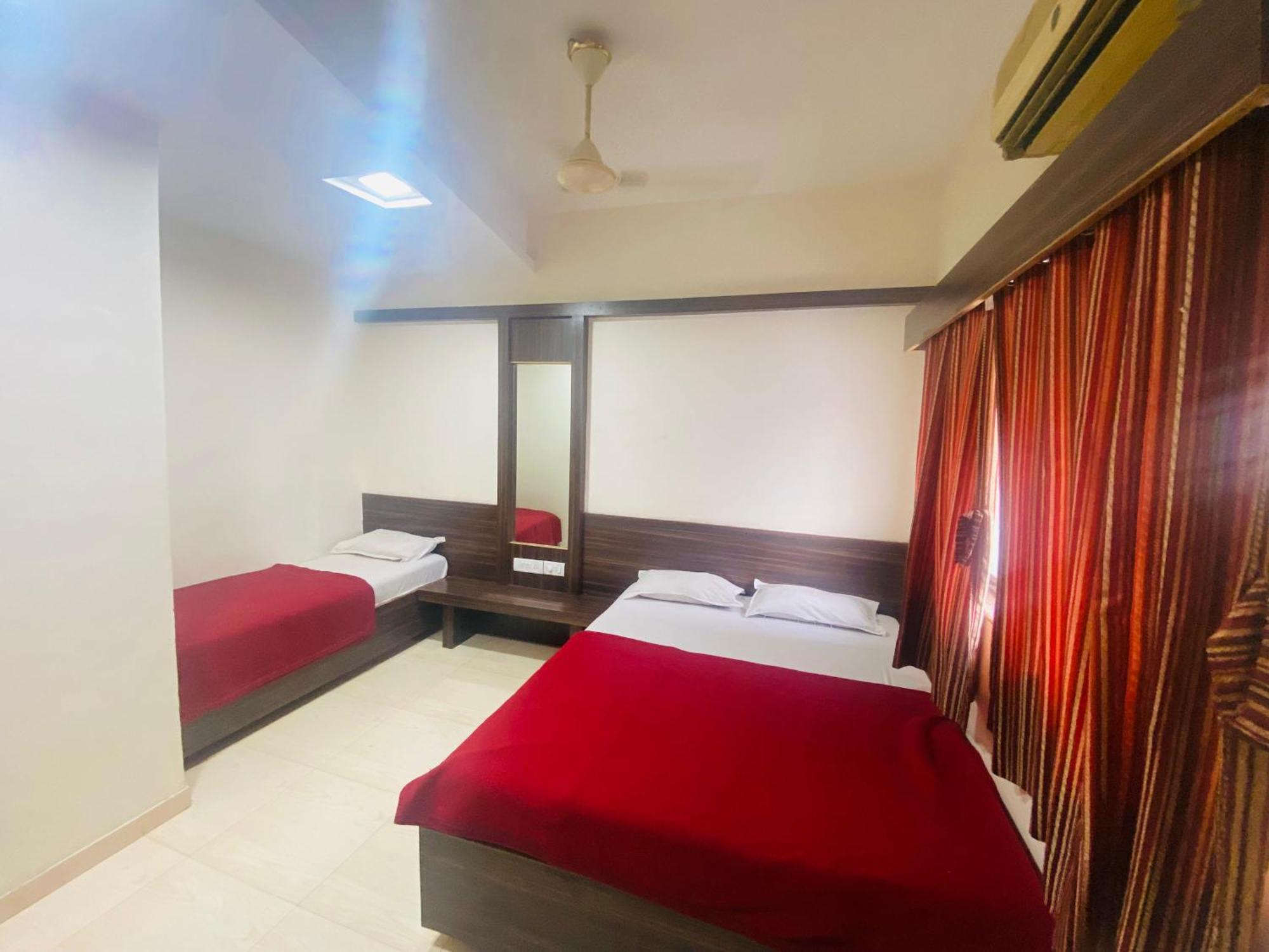שירדי Hotel Sai Bhawani מראה חיצוני תמונה